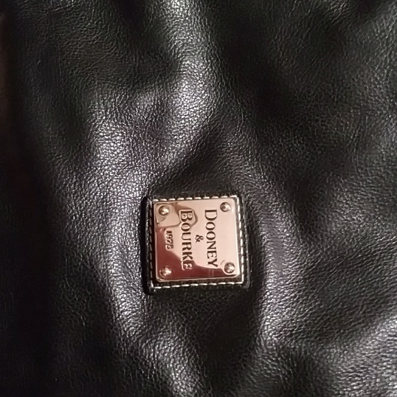 Large Dooney & Bourke black purse - Picture 2 of 6